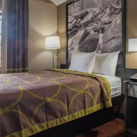 Super 8 By Wyndham Downtown Gatlinburg At Convention Center Hotel Екстериор снимка